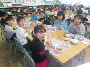 2-3給食.JPG