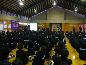 学年集会 (1).JPG