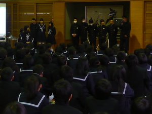 学年集会 (12).JPG