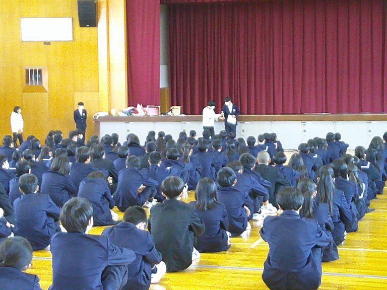 学年集会
