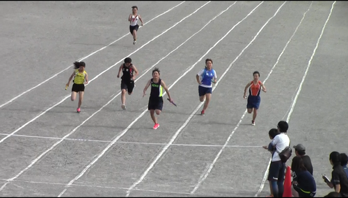 女子400mリレー決勝ゴール前.png