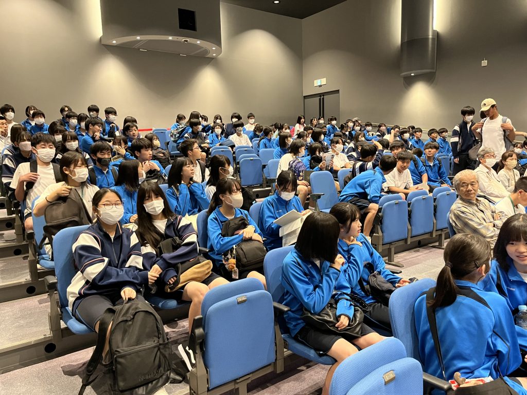 A〜E組 人と未来防災センターを見学しました