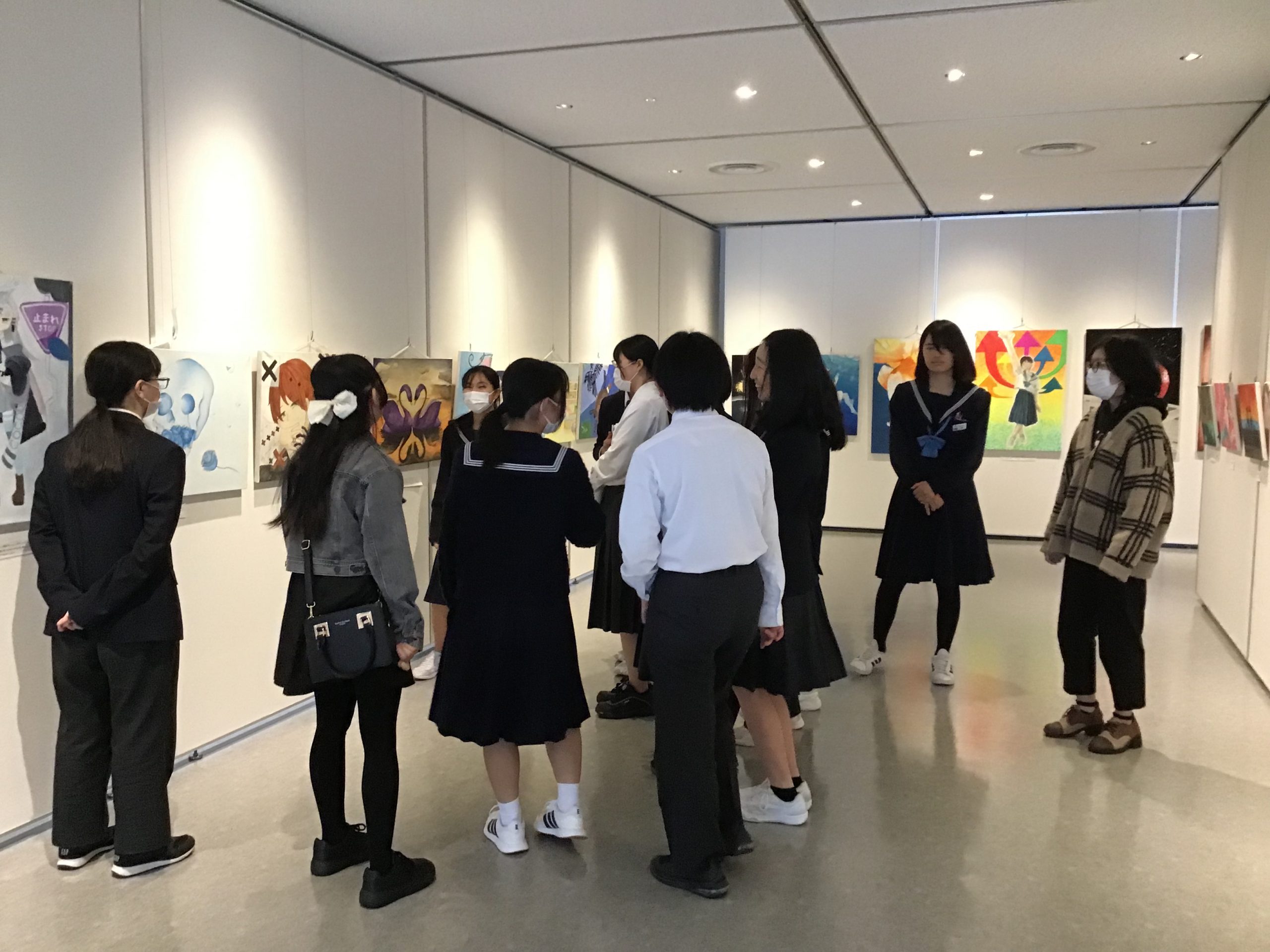言葉による表現も！（東中学校 美術部展 ART CLUB EXHIBITION）