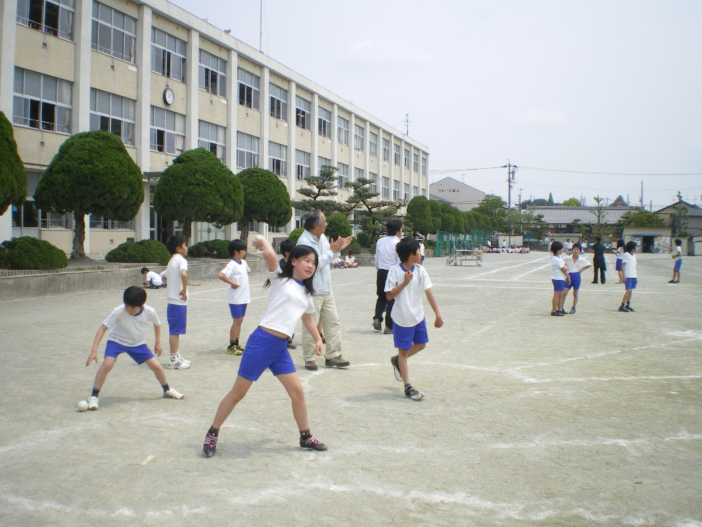 ボール投げ