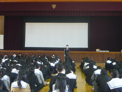 2学期末学年集会 (12).JPG