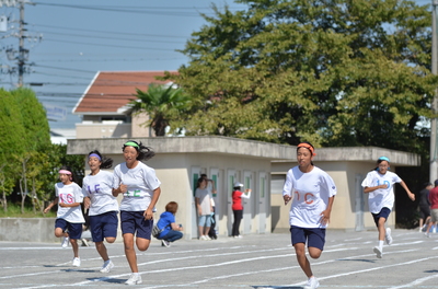 １年女子１００Ｍ.JPG