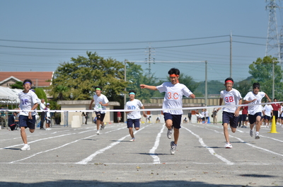 ３年男子１００Ｍ.JPG