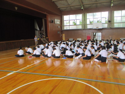 ３年学年集会２.JPG