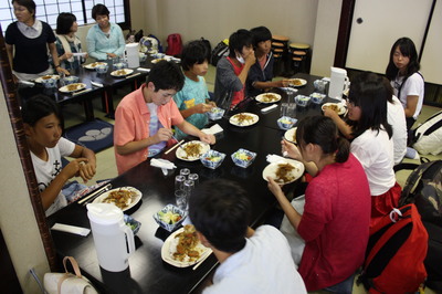 １日目昼食２.JPG