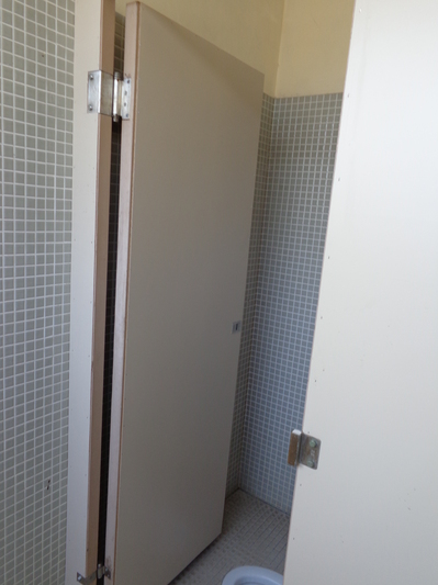 外トイレ扉８９.JPG