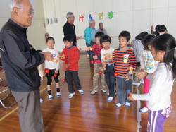 １年昔の遊びを楽しむ会 002.JPG