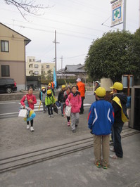 あいさつ運動（地域・ＰＴＡ・児童会） 001.JPG