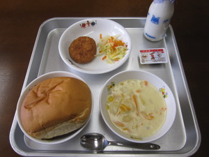 給食準備 002.JPG