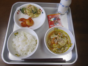 給食２５．５．１３ 001.JPG