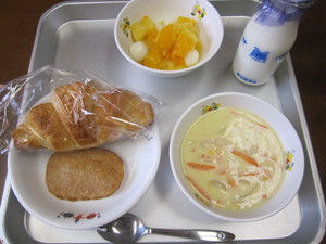 給食２５．５．１４ 001.JPG