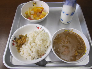 給食２５．７．１７ 001.JPG