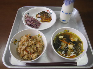 給食２５．９．１３ 001.JPG