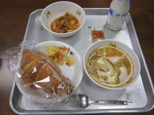 １１月１２日（火）の給食 001.JPG