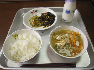 １１月１８日の給食 001.JPG