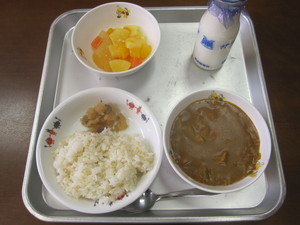 ３月１４日の給食 001.JPG