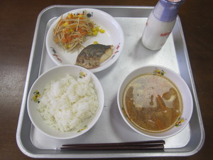 給食４．２３ 001.JPG