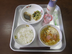 給食２７．４．９ 001.JPG